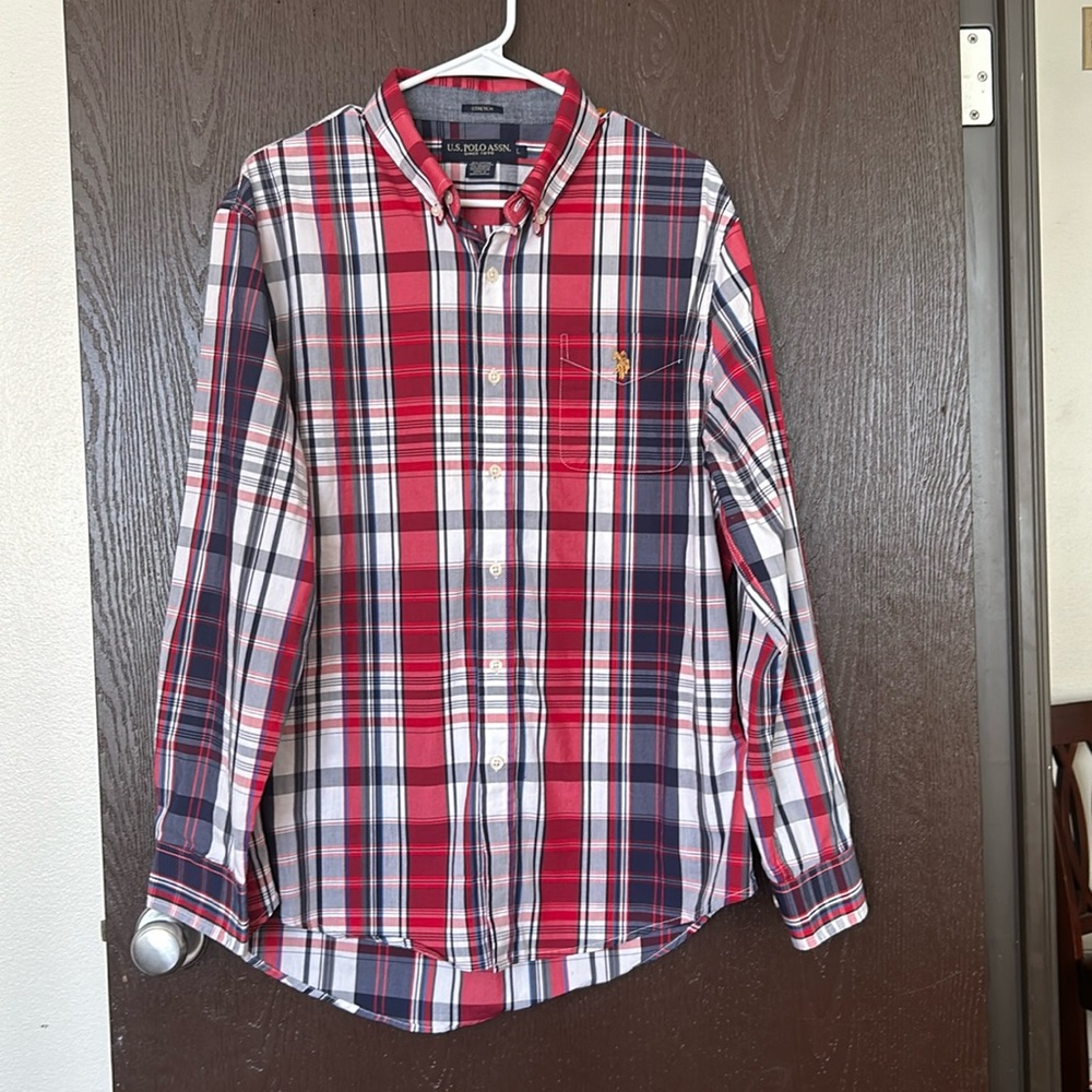 US Polo Assn. Mens Red/White/Blue Plaid Gently Used Button Casual Shirt..Size:L